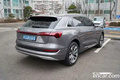 Audi e-tron 2021 0.2 Автомат в Москве № 823646, миниатюра 2