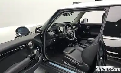 Mini Cooper 2019 1.5 Автомат в Москве № 825419, миниатюра 11