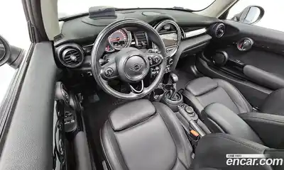 Mini Cooper 2019 1.5 Автомат в Москве № 825419, миниатюра 7