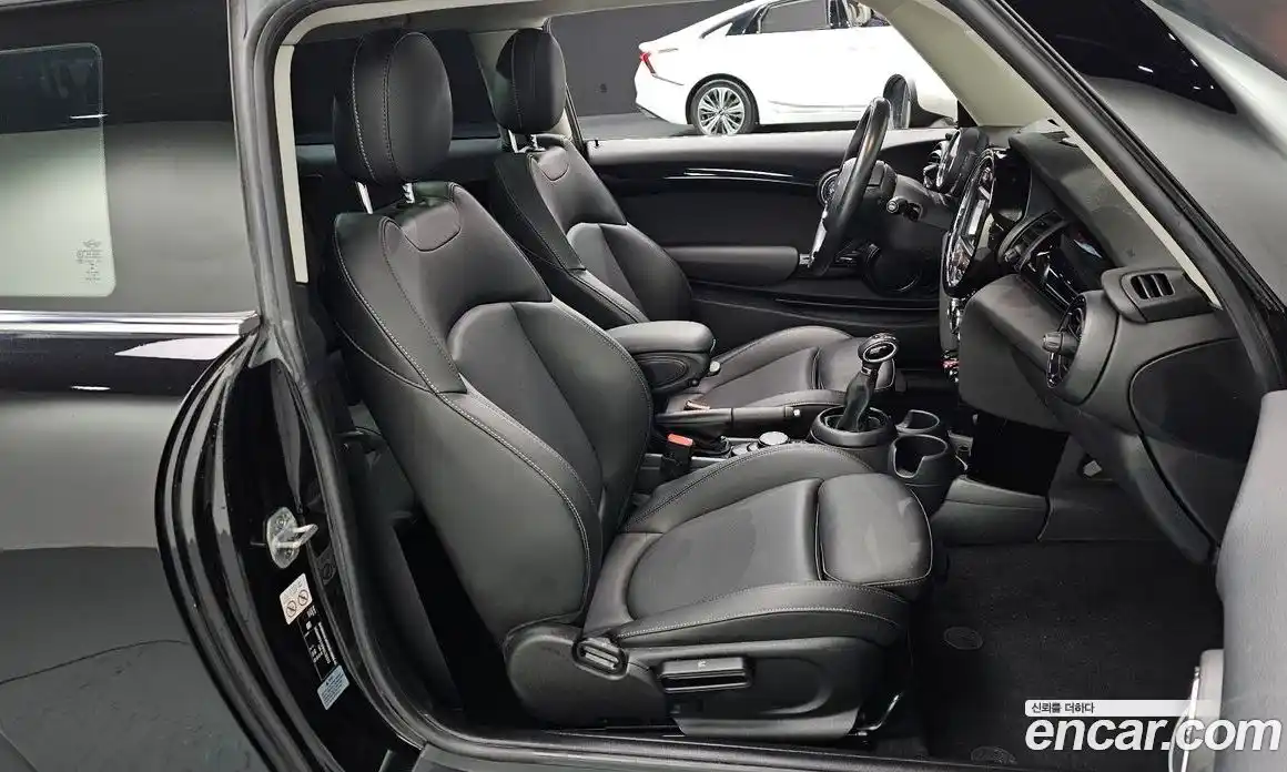 Mini Cooper 2019 1.5 Автомат в Москве № 825419, фото 10