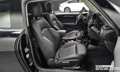 Mini Cooper 2019 1.5 Автомат в Москве № 825419, миниатюра 10