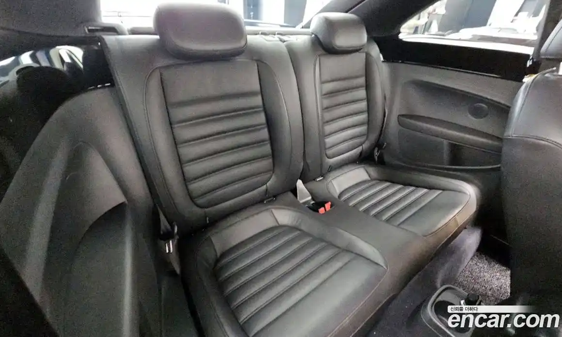 Volkswagen Beatle 2013 2.0 Автомат в Москве № 826260, фото 12