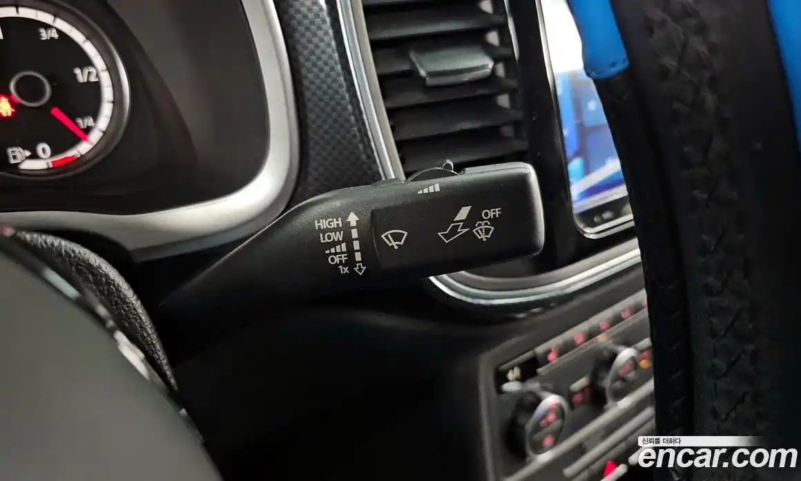 Volkswagen Beatle 2013 2.0 Автомат в Москве № 826260, фото 19