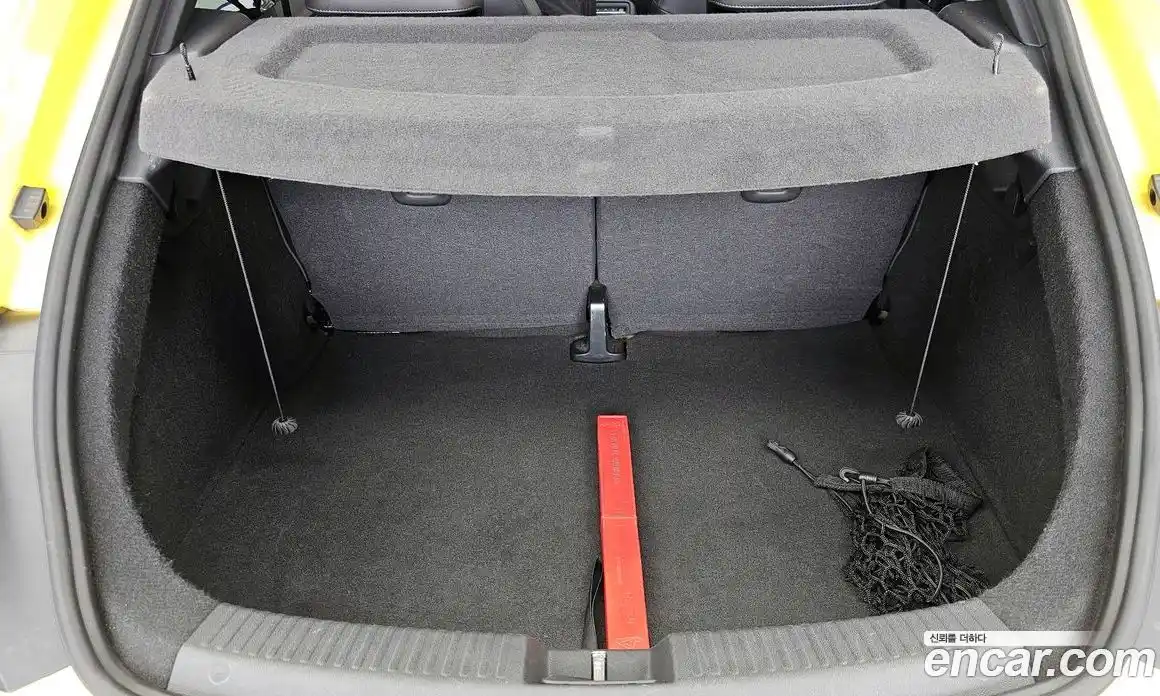 Volkswagen Beatle 2013 2.0 Автомат в Москве № 826260, фото 20