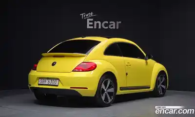 Volkswagen Beatle 2013 2.0 Автомат в Москве № 826260, миниатюра 2