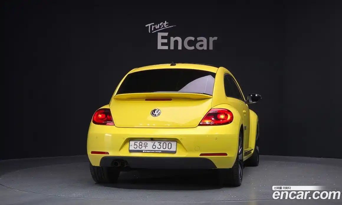 Volkswagen Beatle 2013 2.0 Автомат в Москве № 826260, фото 4