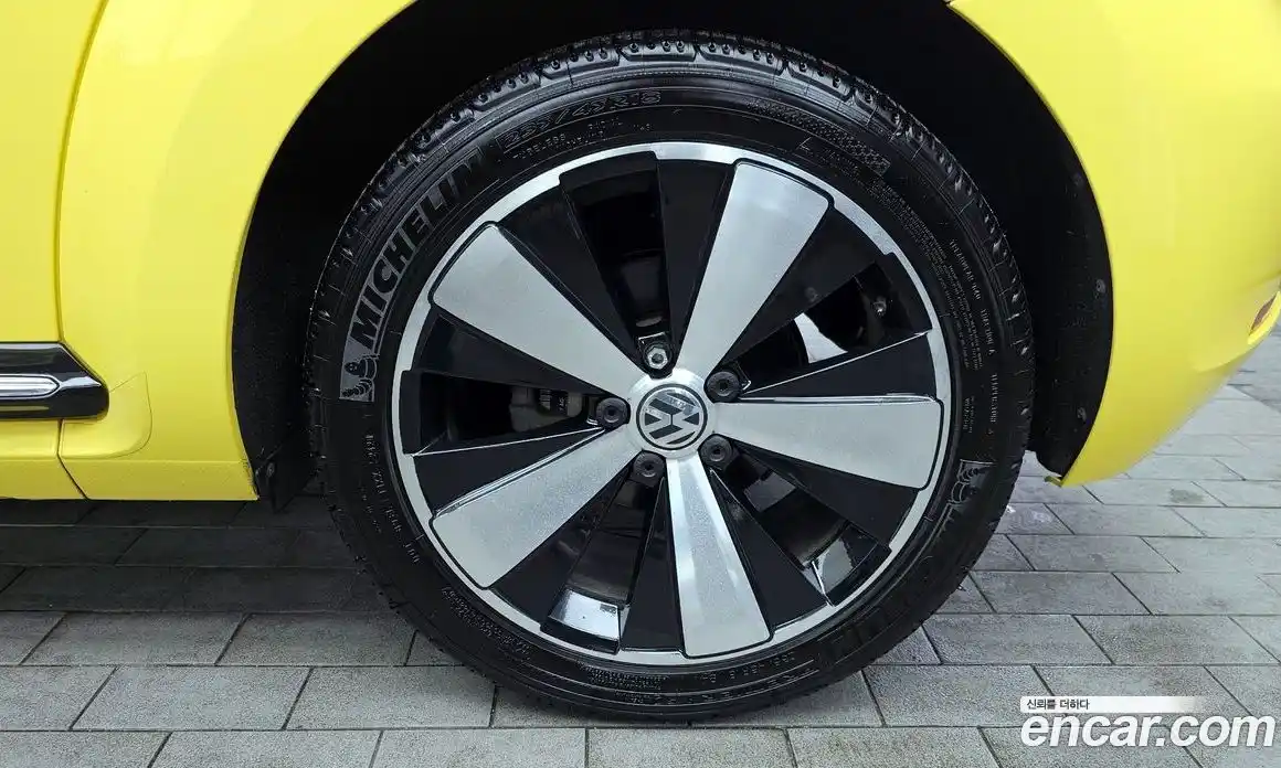 Volkswagen Beatle 2013 2.0 Автомат в Москве № 826260, фото 5