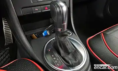 Volkswagen Beatle 2013 2.0 Автомат в Москве № 826260, миниатюра 9