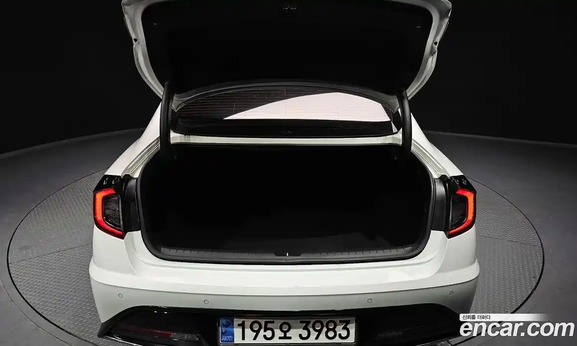 Hyundai Sonata 2023 2.0 Автомат в Москве № 797088, фото 20