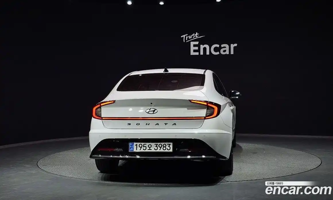 Hyundai Sonata 2023 2.0 Автомат в Москве № 797088, фото 4