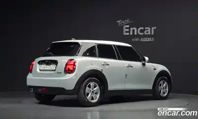 Mini Cooper 2020 1.5 Автомат в Москве № 802413, миниатюра 2