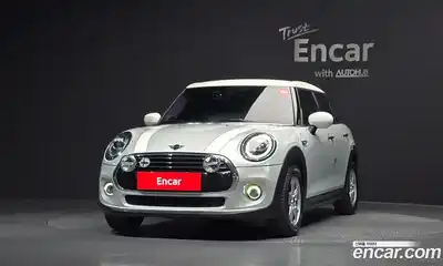 Mini Cooper 2020 1.5 Автомат в Москве № 802413, миниатюра 3