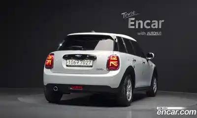 Mini Cooper 2020 1.5 Автомат в Москве № 802413, миниатюра 4