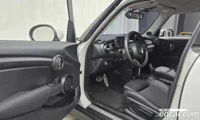 Mini Cooper 2020 1.5 Автомат в Москве № 802413, миниатюра 10