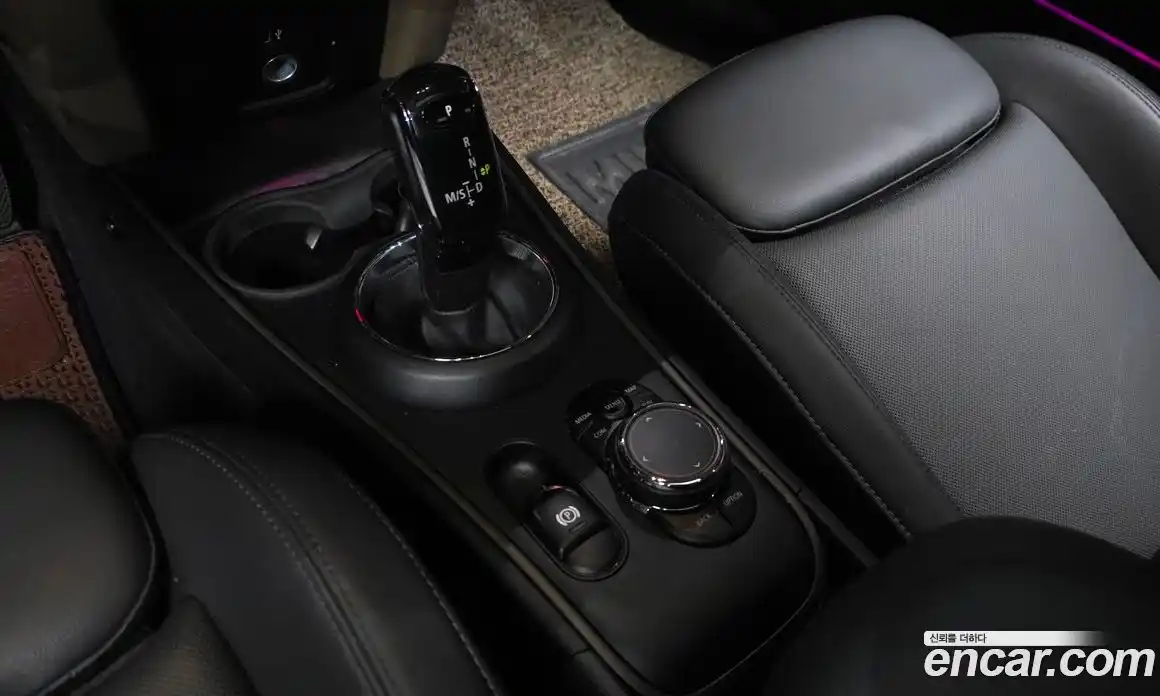 Mini Countryman 2019 2.0 Автомат в Москве № 802418, фото 9