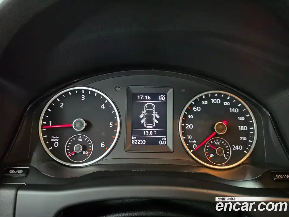 Volkswagen Tiguan 2016 2.0 Автомат в Москве № 803052, фото 8