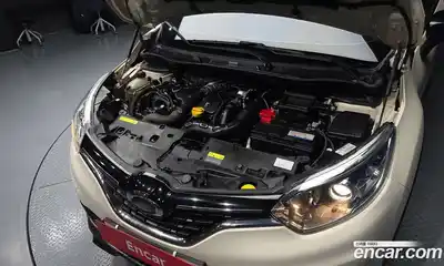 Renault QM3 2017 1.5 Автомат в Москве № 814421, миниатюра 6