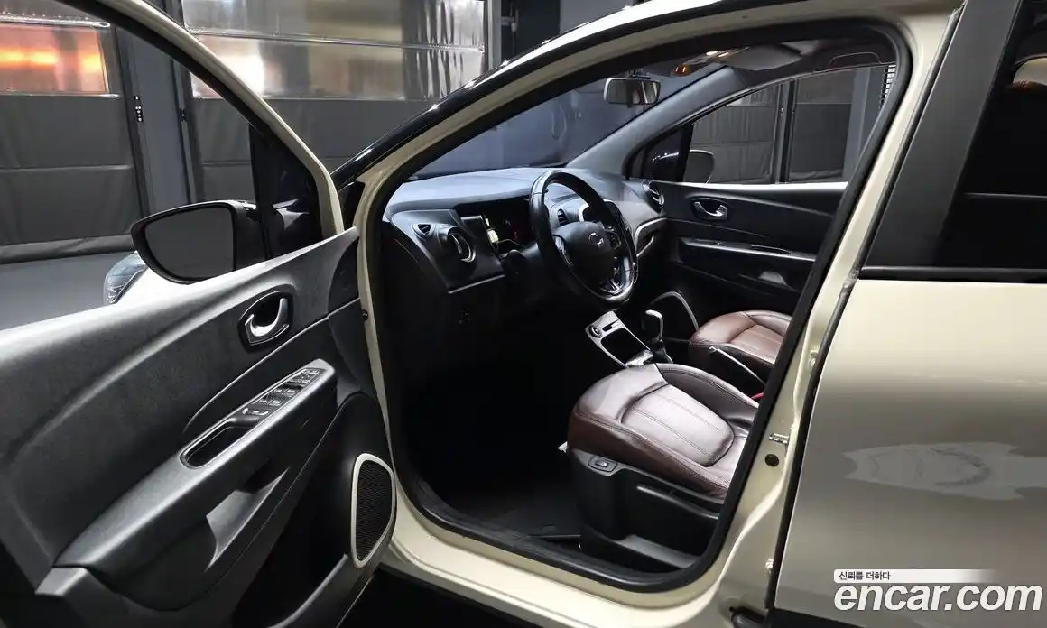 Renault QM3 2017 1.5 Автомат в Москве № 814421, фото 10