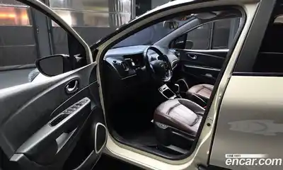 Renault QM3 2017 1.5 Автомат в Москве № 814421, миниатюра 10