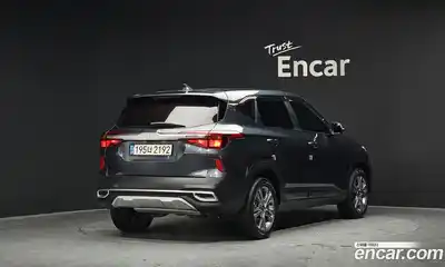 Kia Seltos 2022 1.6 Автомат в Москве № 816435, миниатюра 2