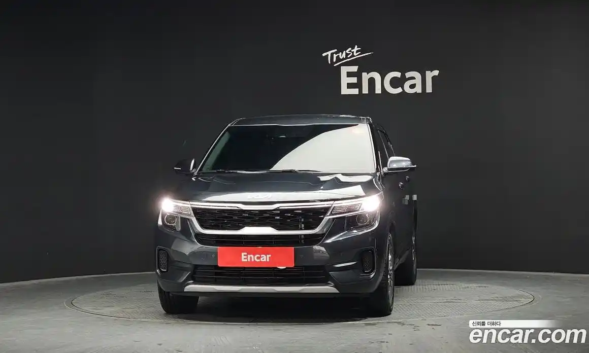 Kia Seltos 2022 1.6 Автомат в Москве № 816435, фото 3