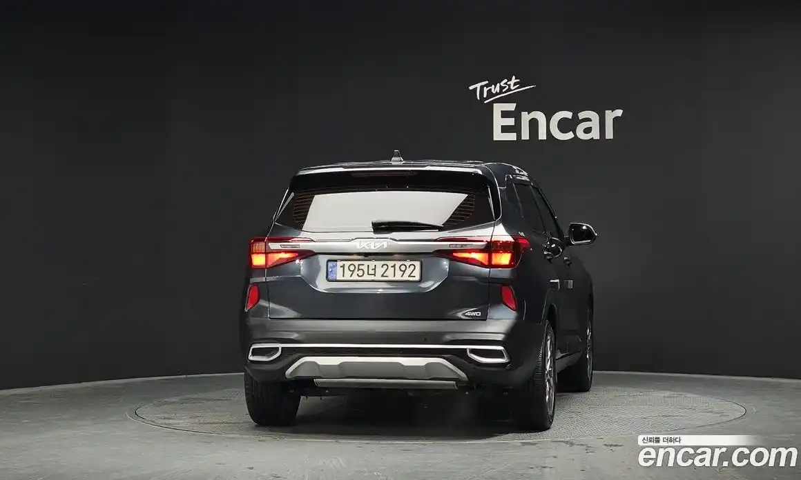 Kia Seltos 2022 1.6 Автомат в Москве № 816435, фото 4