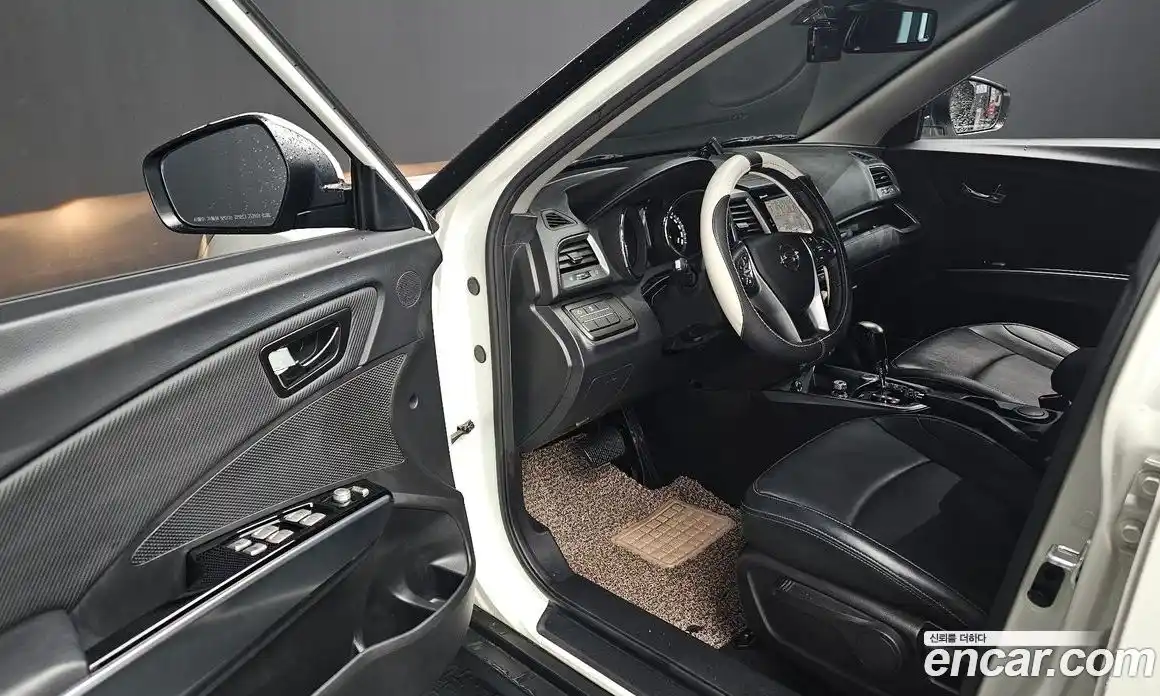 SsangYong TIBOLI 2018 1.6 Автомат в Москве № 818067, фото 11