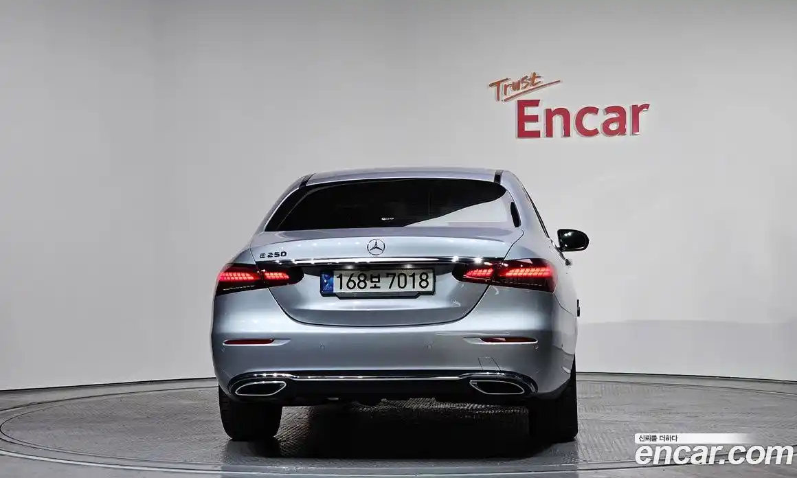 Mercedes-Benz E-Class 2021 2.0 Автомат в Москве № 821904, фото 3