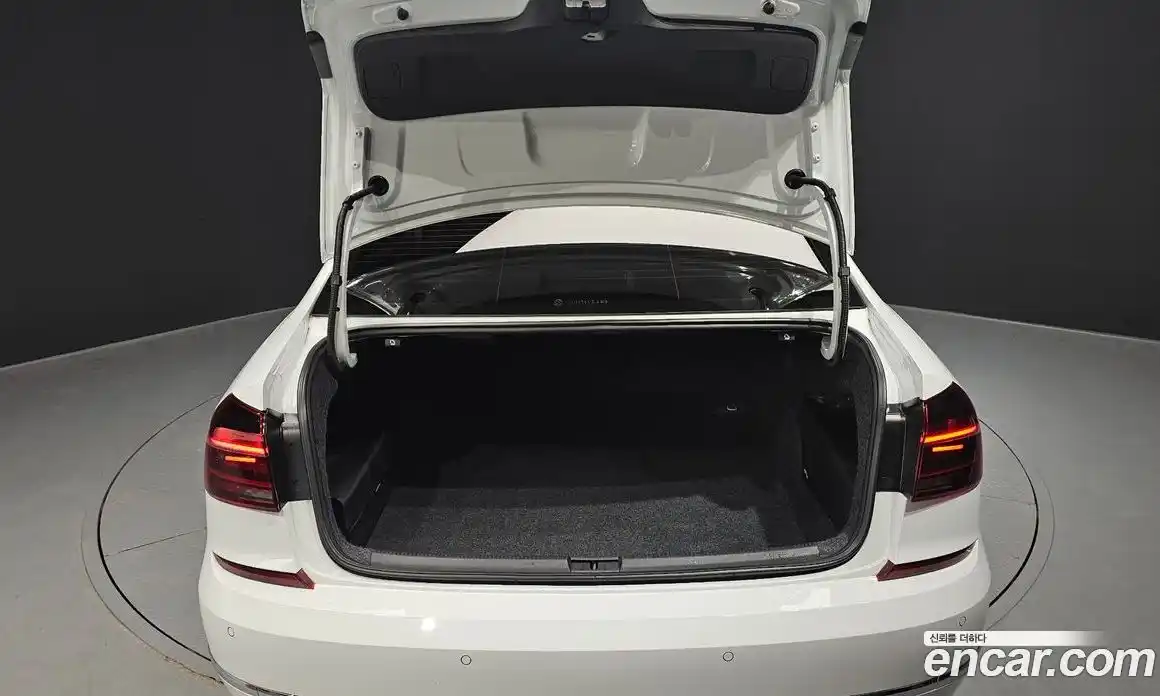 Volkswagen Passat 2018 2.0 Автомат в Москве № 826131, фото 20