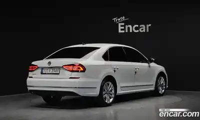 Volkswagen Passat 2018 2.0 Автомат в Москве № 826131, миниатюра 2