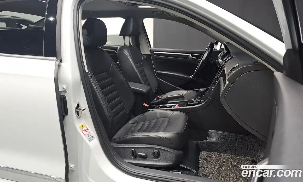 Volkswagen Passat 2018 2.0 Автомат в Москве № 826131, фото 10