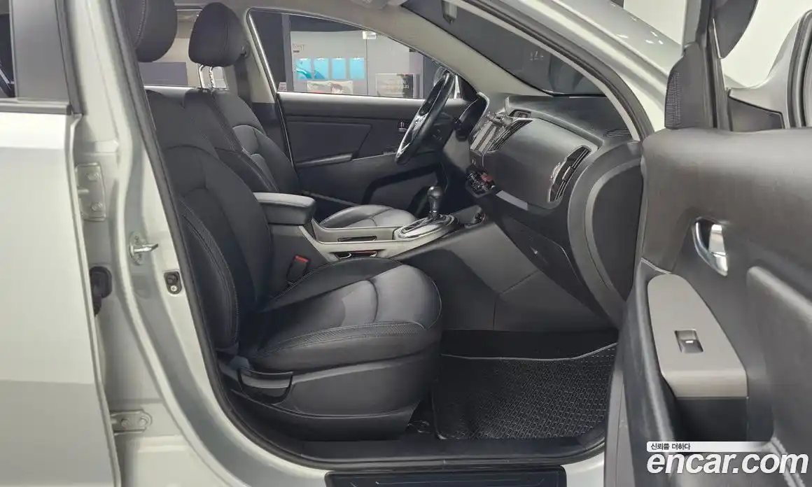Kia Sportage 2014 2.0 гидро в Москве № 102599, фото 11