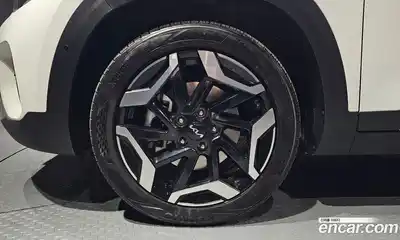 Kia Seltos 2023 1.6 гидро в Москве № 54685, миниатюра 5