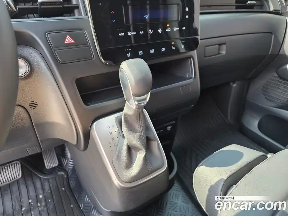 Hyundai Staria 2025 3.5 Автомат в Москве № 853921, фото 16