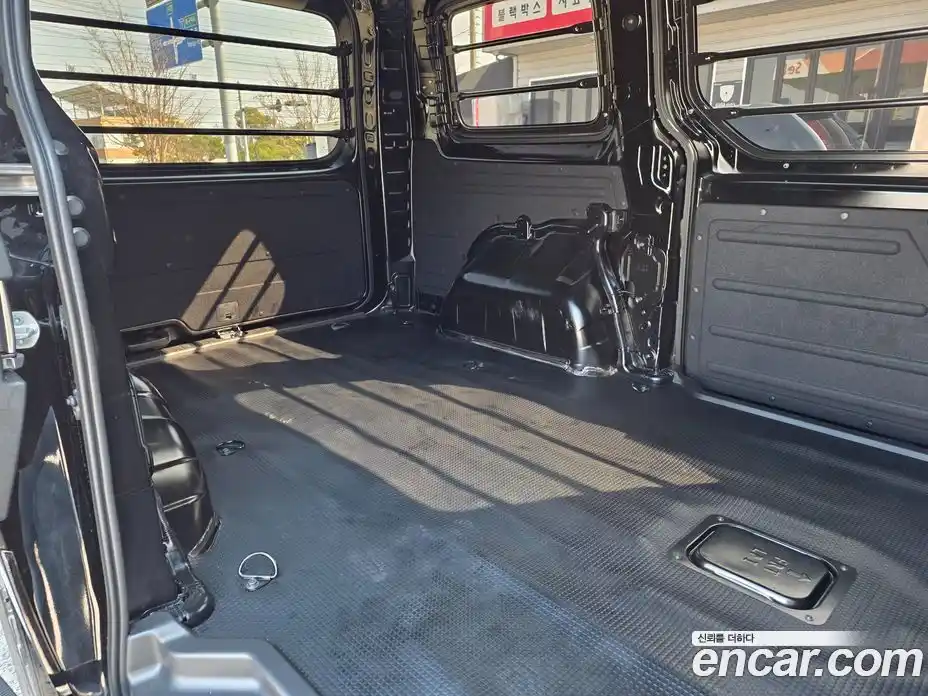 Hyundai Staria 2025 3.5 Автомат в Москве № 853921, фото 18