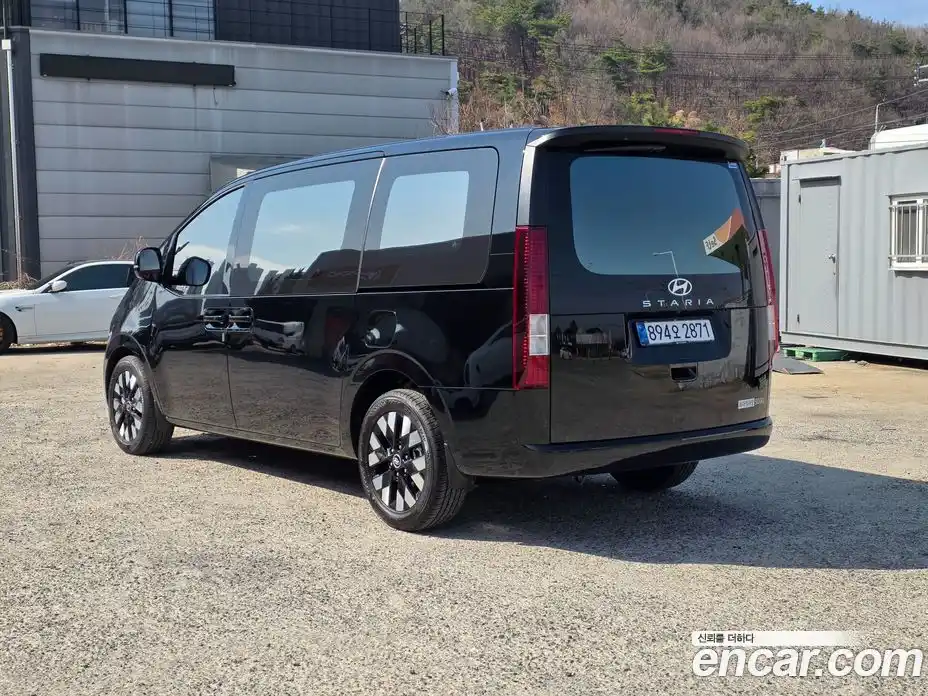 Hyundai Staria 2025 3.5 Автомат в Москве № 853921, фото 6