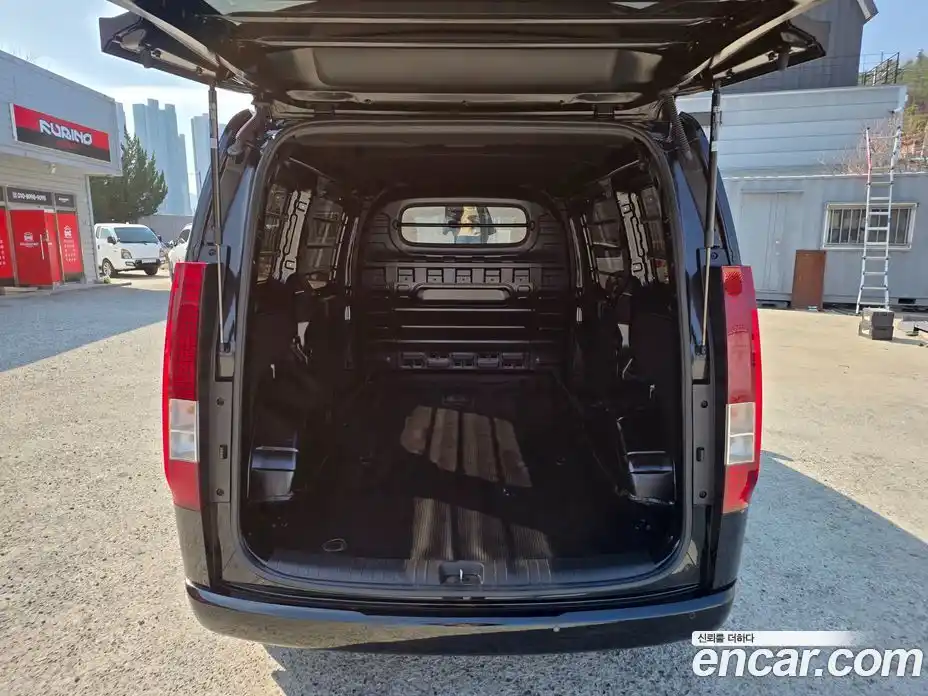 Hyundai Staria 2025 3.5 Автомат в Москве № 853921, фото 7