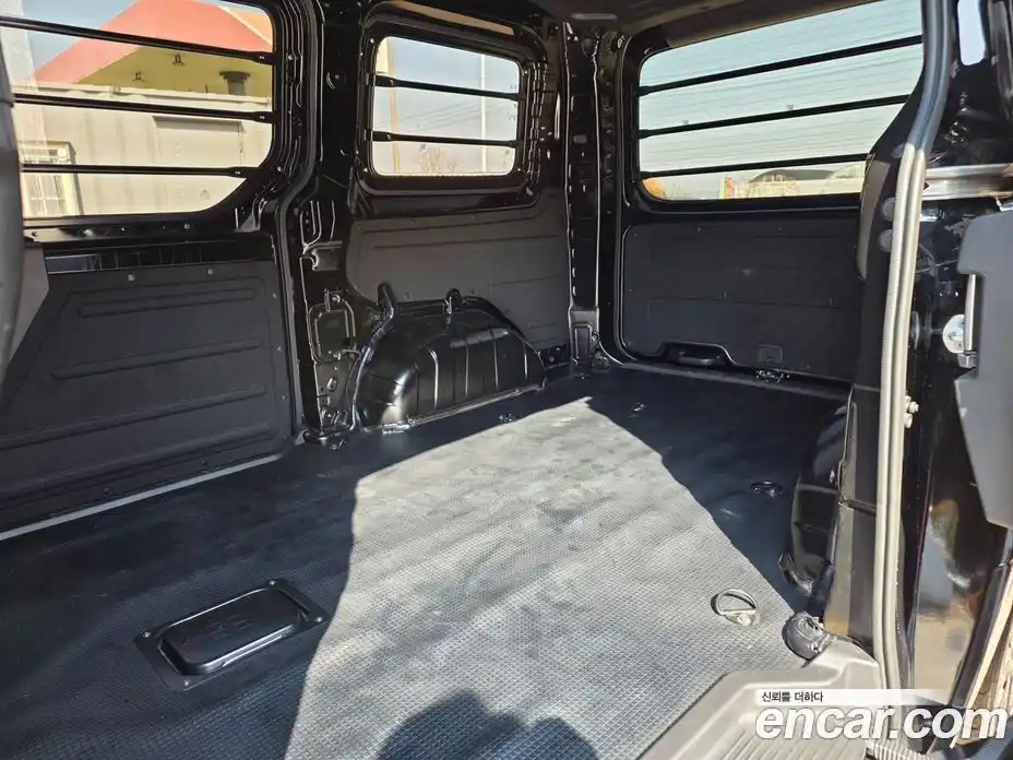 Hyundai Staria 2025 3.5 Автомат в Москве № 853921, фото 9