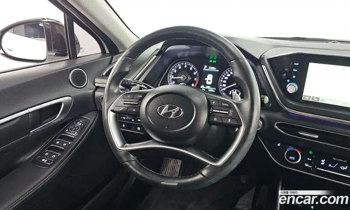 Hyundai Sonata 2022 1.6 Автомат в Москве № 854028, фото 13