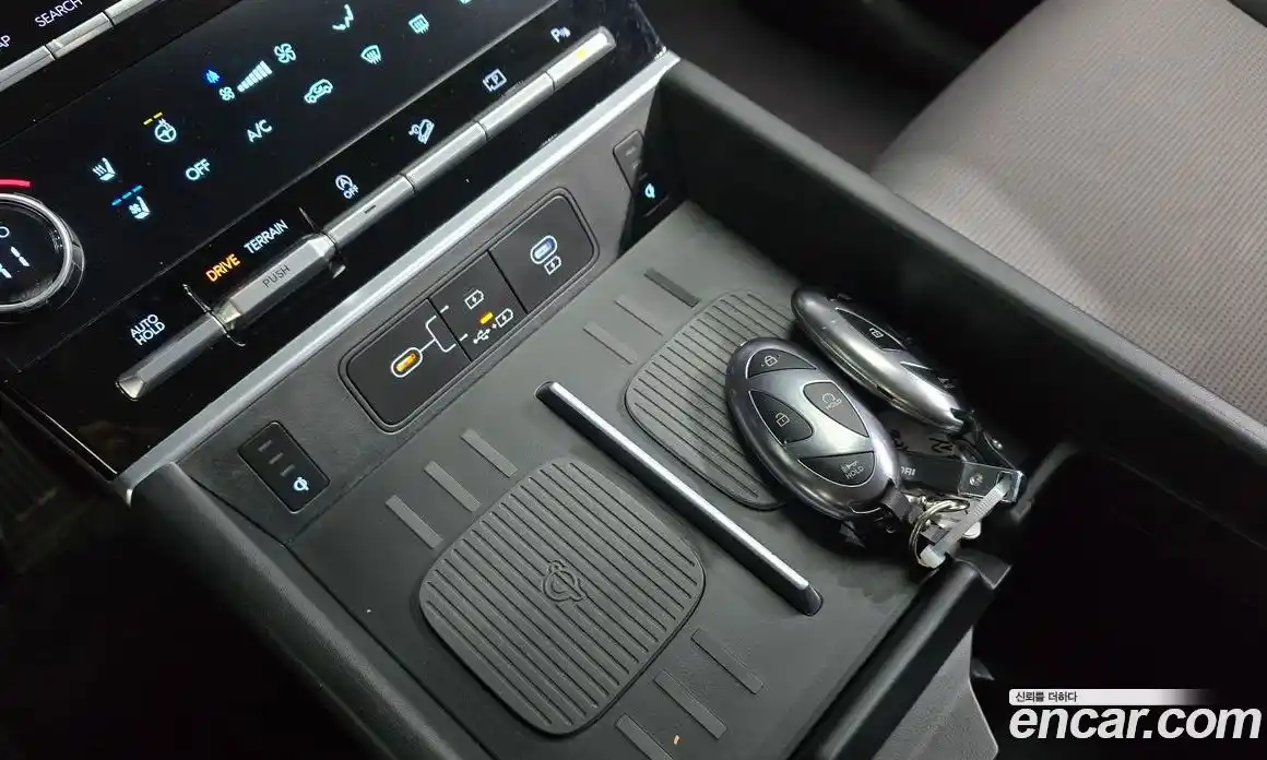 Hyundai Santa Fe 2024 2.5 Автомат в Москве № 854044, фото 17