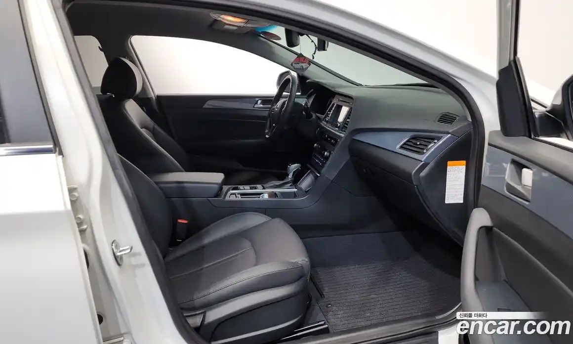 Hyundai Sonata 2016 2.0 гидро в Москве № 854106, фото 11
