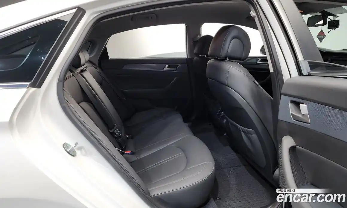 Hyundai Sonata 2016 2.0 гидро в Москве № 854106, фото 12