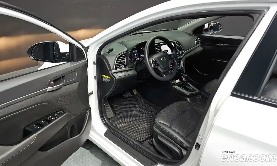 Hyundai Avante 2017 1.6 гидро в Москве № 854295, фото 11