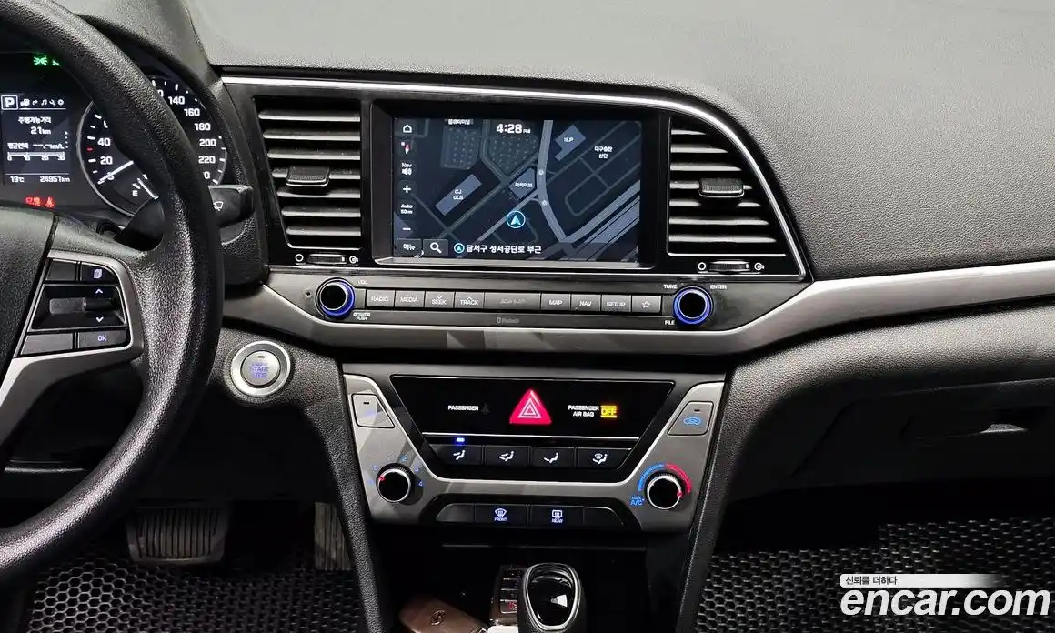 Hyundai Avante 2017 1.6 гидро в Москве № 854295, фото 15