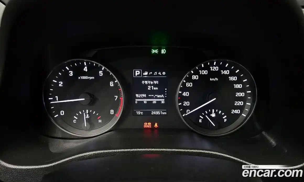 Hyundai Avante 2017 1.6 гидро в Москве № 854295, фото 8