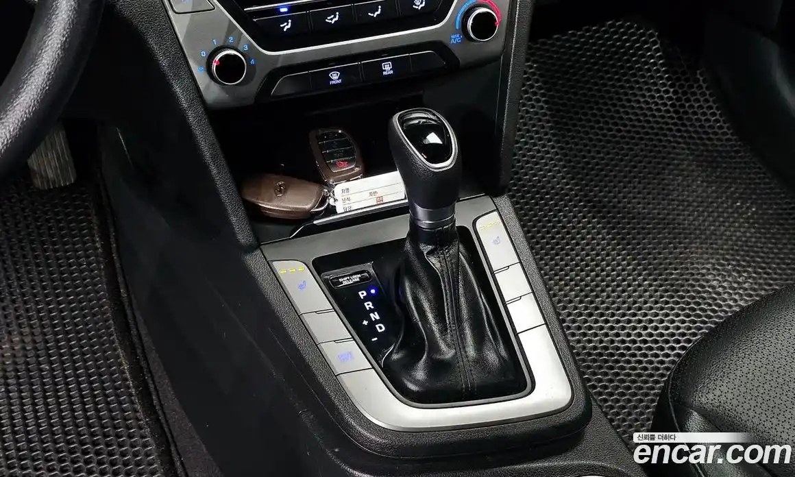 Hyundai Avante 2017 1.6 гидро в Москве № 854295, фото 9