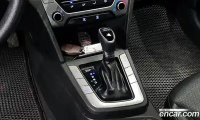 Hyundai Avante 2017 1.6 гидро в Москве № 854295, миниатюра 9