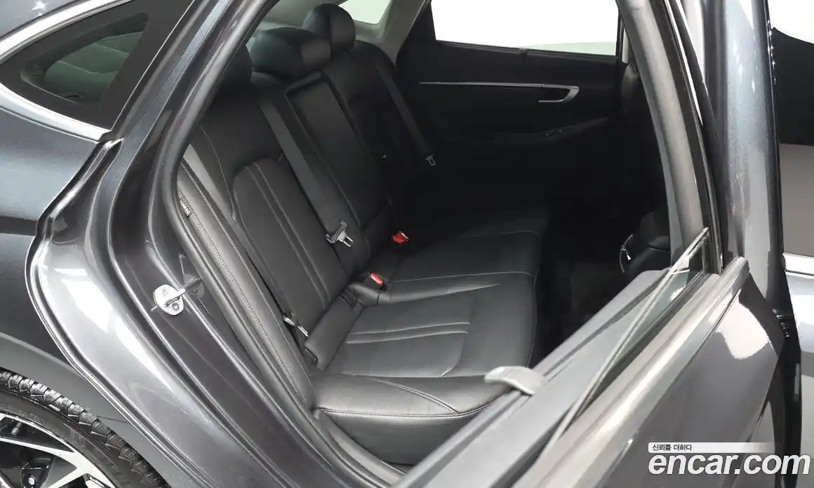 Hyundai Sonata 2023 1.6 Автомат в Москве № 854351, фото 11