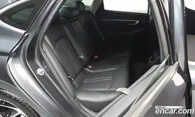 Hyundai Sonata 2023 1.6 Автомат в Москве № 854351, миниатюра 11