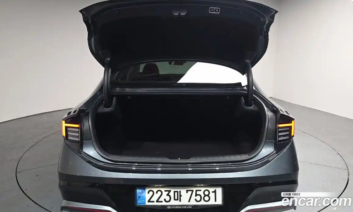 Hyundai Sonata 2023 1.6 Автомат в Москве № 854351, фото 19